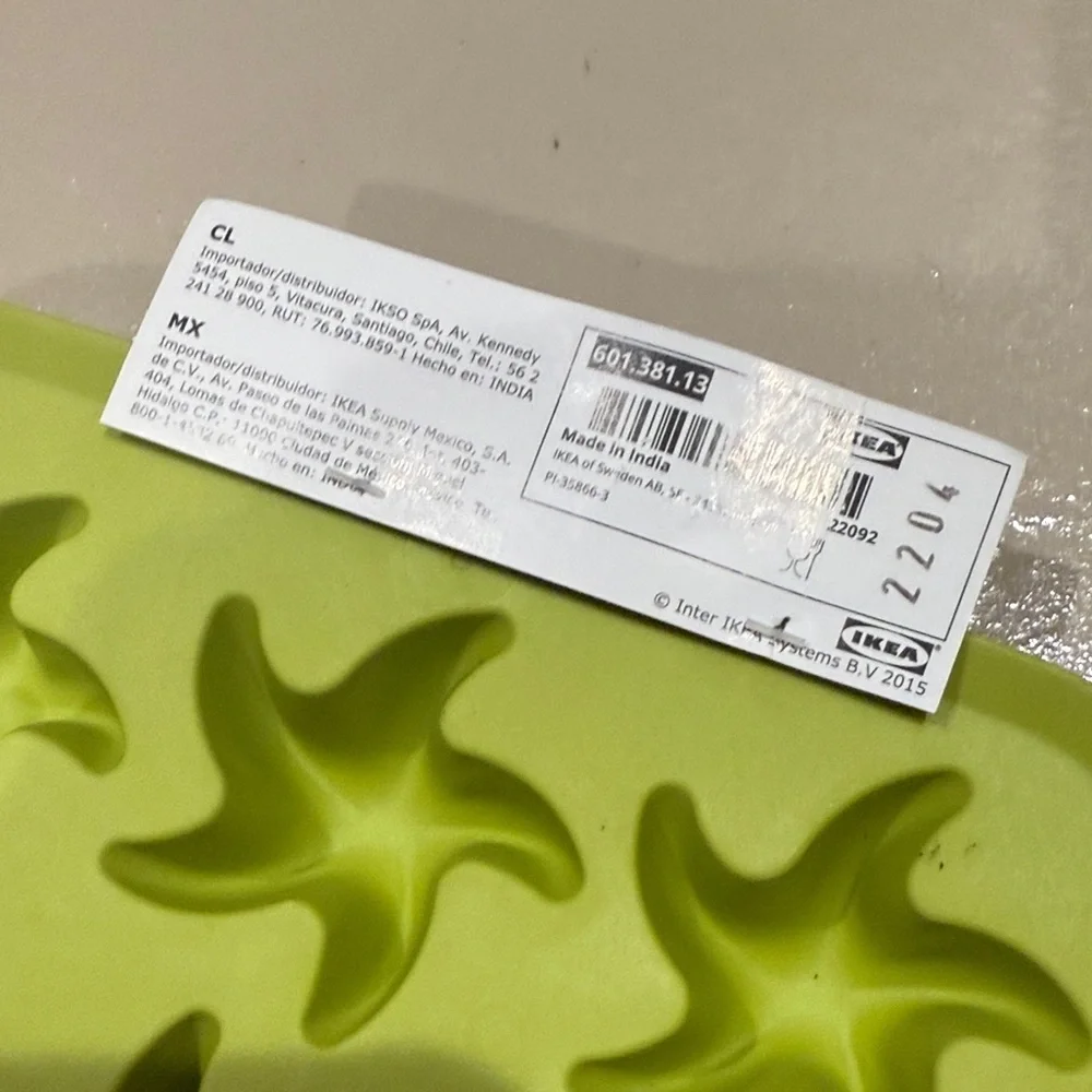IKEA Green Silicone Star and Square ice cube Mold Set of 2 NWT